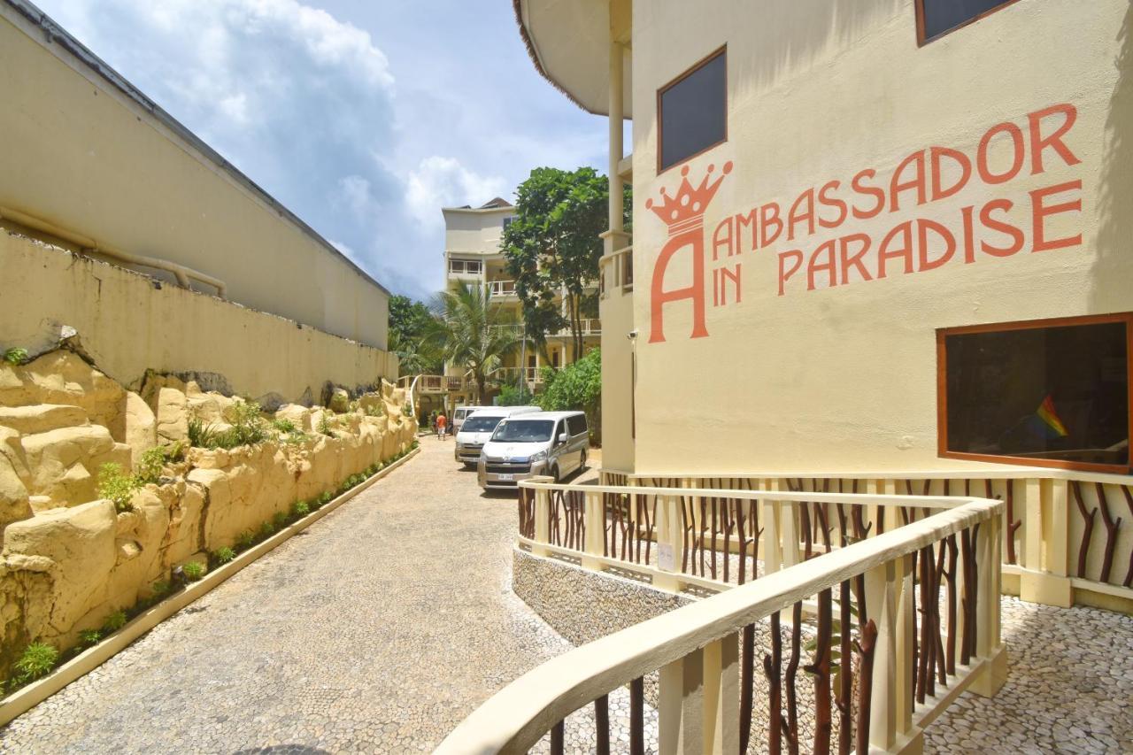 Ambassador In Paradise Balabag  Esterno foto The hotel's entrance