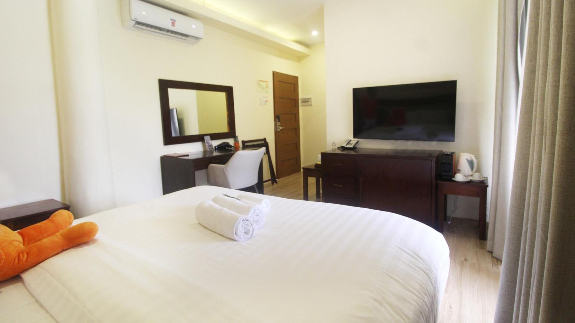 Ambassador In Paradise Balabag  Esterno foto Deluxe Room