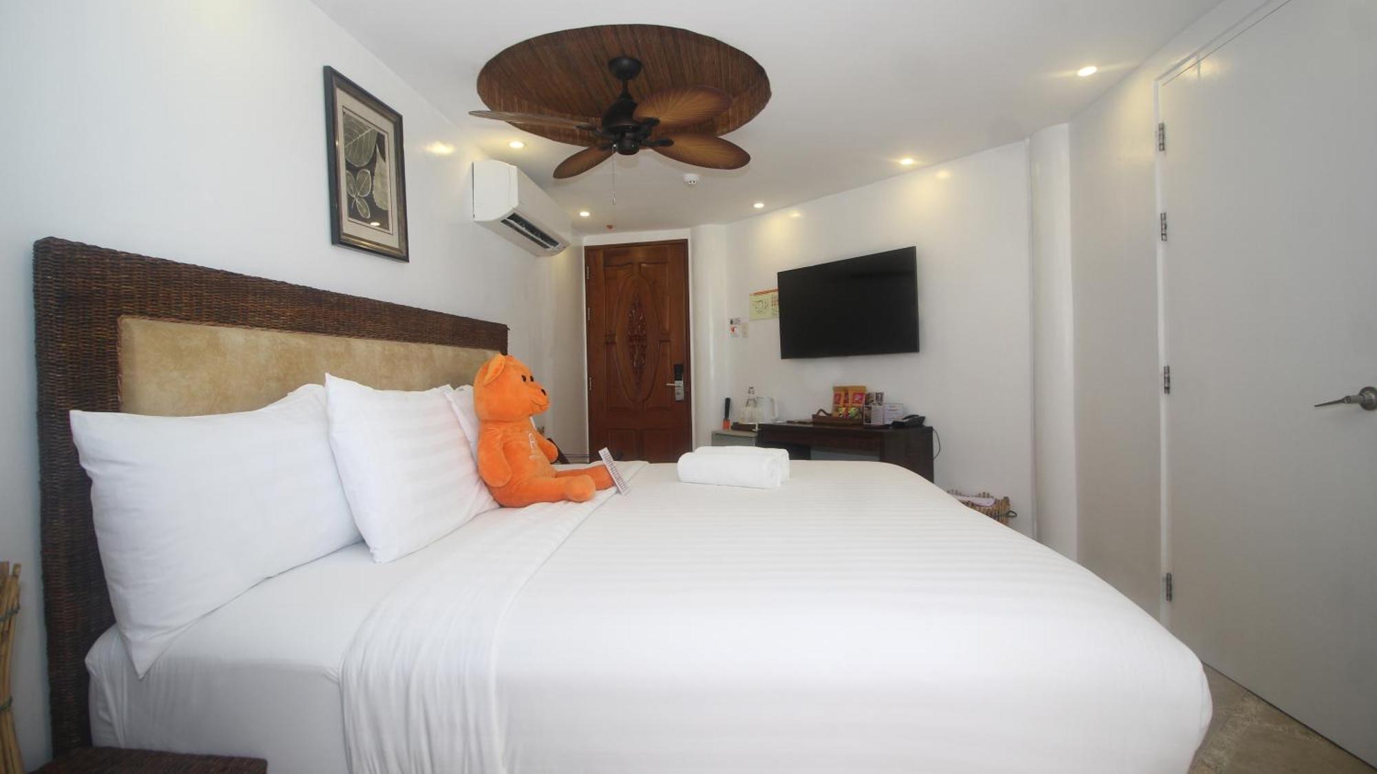 Ambassador In Paradise Balabag  Esterno foto Deluxe Room