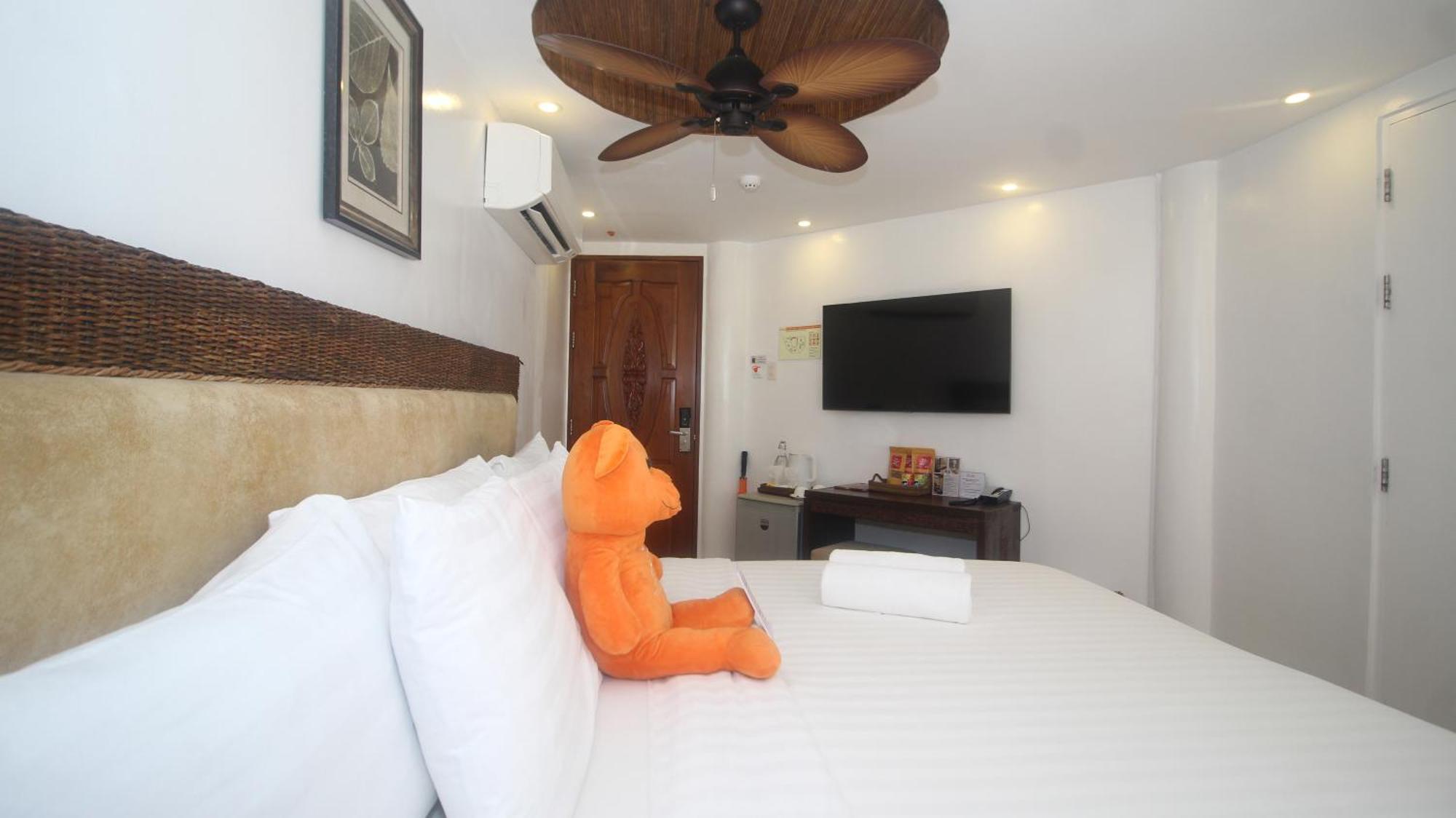 Ambassador In Paradise Balabag  Esterno foto Deluxe Room