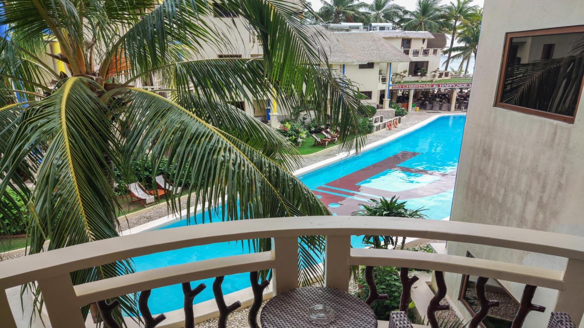 Ambassador In Paradise Balabag  Esterno foto The pool at the hotel