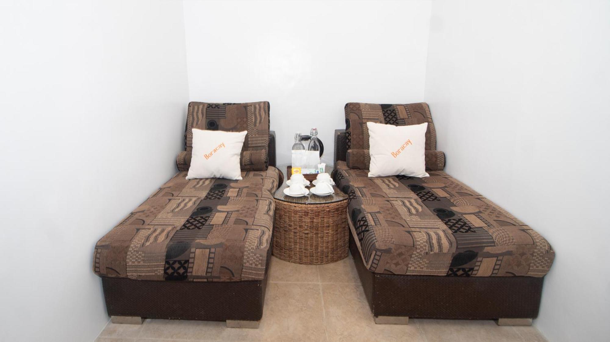 Ambassador In Paradise Balabag  Esterno foto A room at the hotel